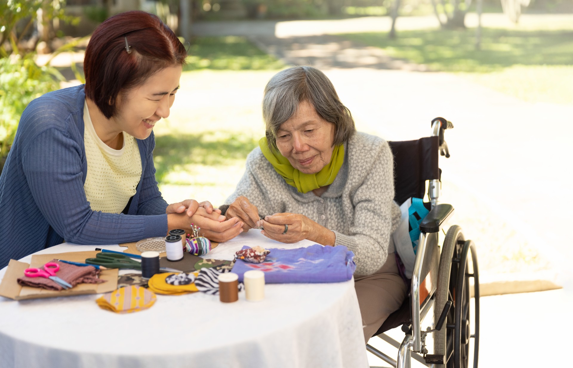 Fun Activities for Seniors Living with Dementia - Oaks Senior Living